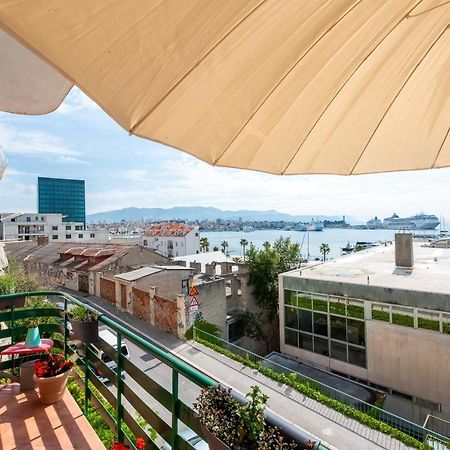 Airy Seafront 1920S Apartment Split Exterior photo