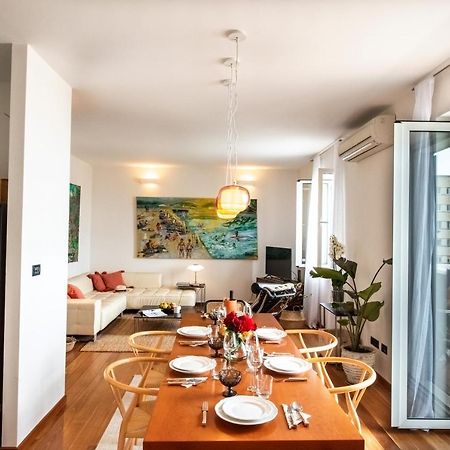 Airy Seafront 1920S Apartment Split Exterior photo