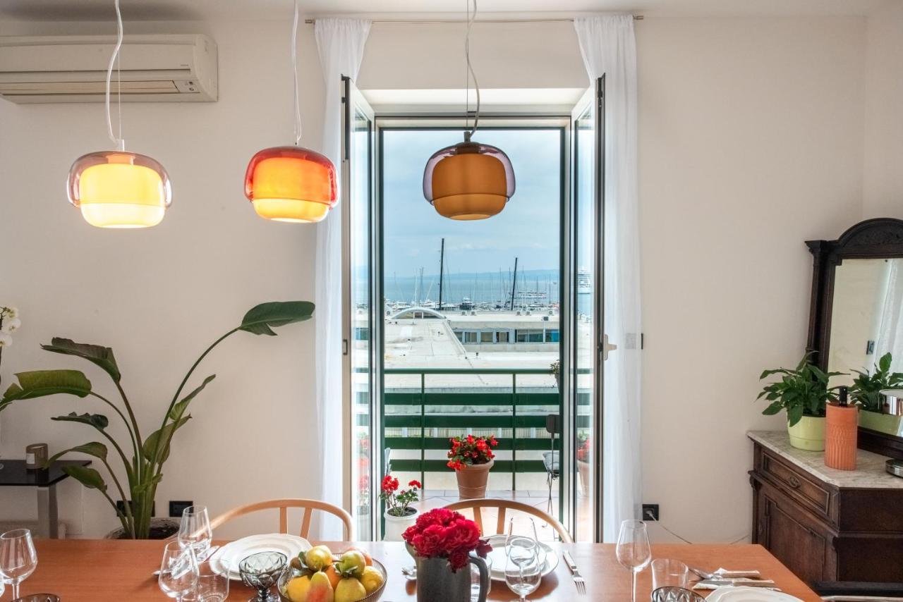 Airy Seafront 1920S Apartment Split Exterior photo